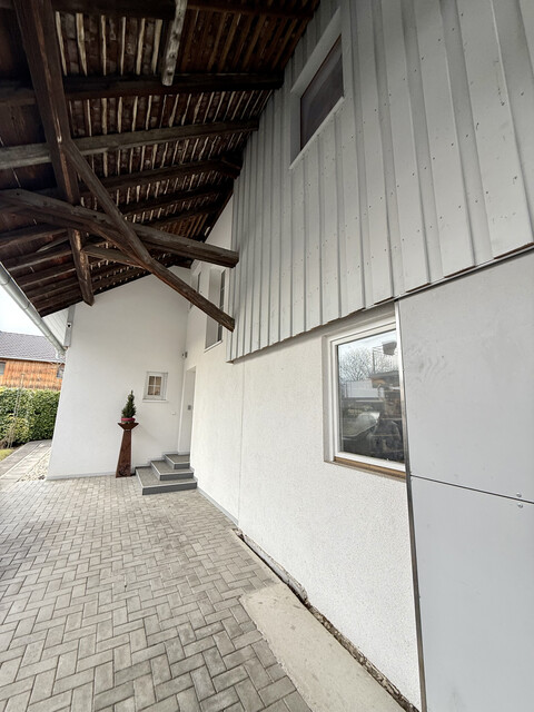 Frisch saniertes, familienfreundliches Wohnhaus inkl. großer Garage mit Hebebühne in guter Lage in Meiningen! 