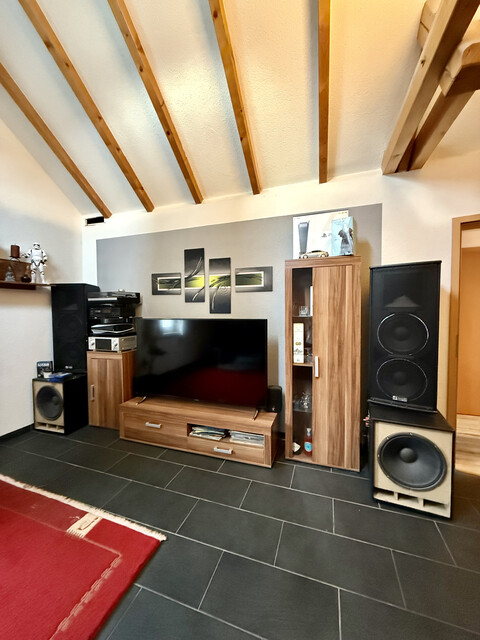 Frisch saniertes, familienfreundliches Wohnhaus inkl. großer Garage mit Hebebühne in guter Lage in Meiningen! 