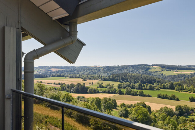 Exklusives Wohnen in einzigartiger Aussichtslage – Großzügige Villa mit zusätzlicher Wohnung im Hochschwarzwald