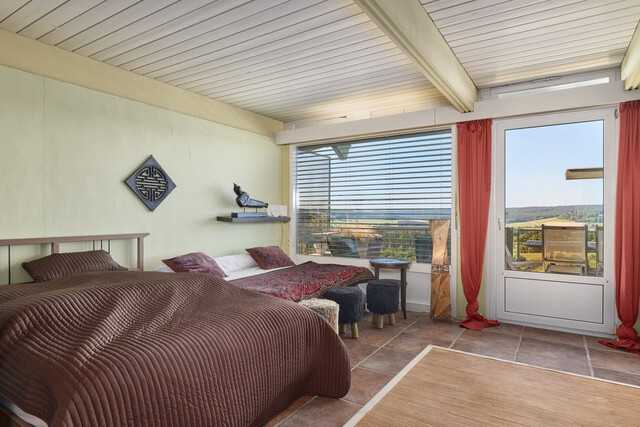Exklusives Wohnen in einzigartiger Aussichtslage – Großzügige Villa mit zusätzlicher Wohnung im Hochschwarzwald