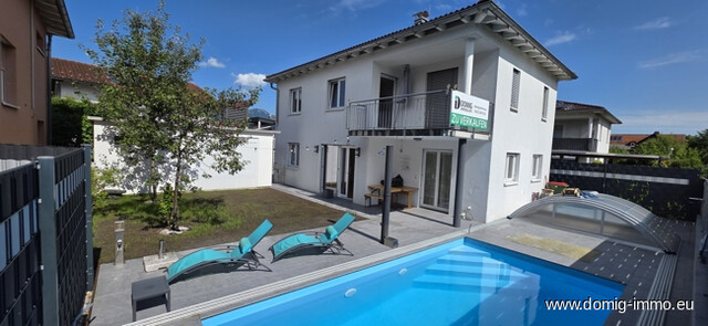 Einfamilienhaus mit Pool, Outdoor-Küche & Smart-Home-Komfort
