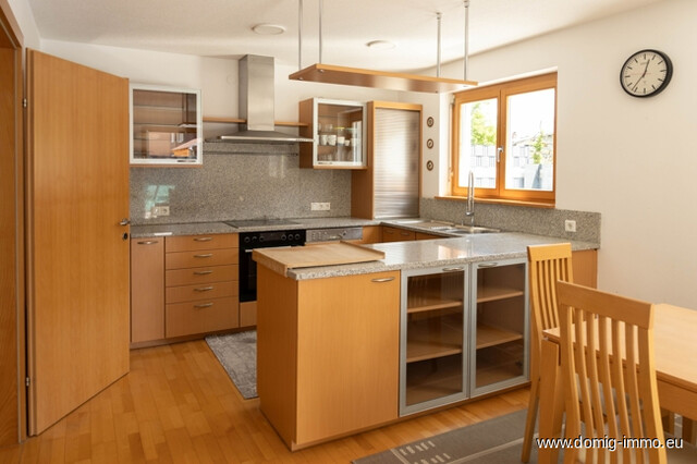 Einfamilienhaus mit Pool, Outdoor-Küche & Smart-Home-Komfort