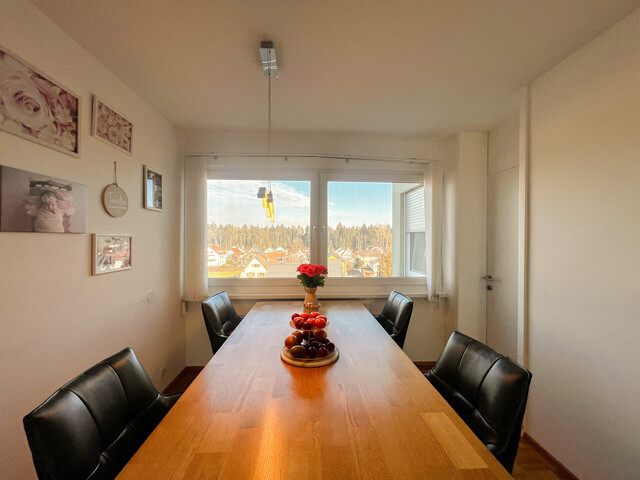 Modernisierte 3 1/2 Zimmerwohnung mit sonnigem Balkon