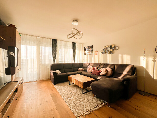 Modernisierte 3 1/2 Zimmerwohnung mit sonnigem Balkon
