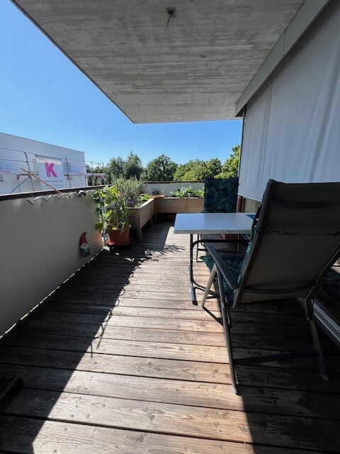 Sehr sonnige, ruhige und gepflegte 3-Zimmer-Wohnung im Dachgeschoss!