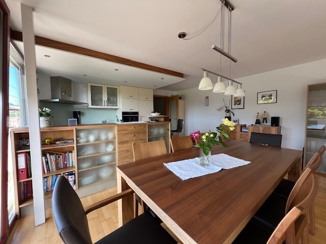 Sehr sonnige, ruhige und gepflegte 3-Zimmer-Wohnung im Dachgeschoss!