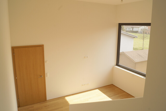 Einzigartige 4-Zimmerwohnung  in ruhiger Wohnlage mit schönem Ausblick und 2 Bäder