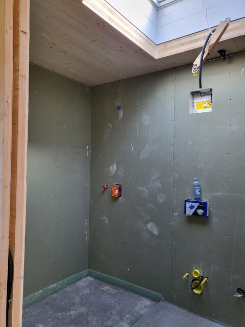 Neubau - Vollholz Reihenhaus mit 5 Zimmer in Feldkirch Gisingen und eigenem Keller, Bezug kurzfristig möglich.