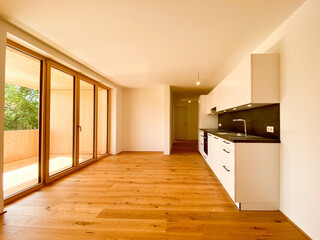 2-Zimmer Wohnung mit Terrasse & großem Garten! Top 4