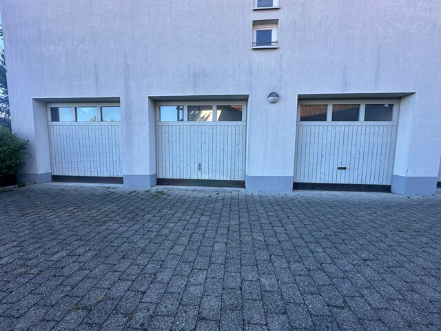 Grosse Garage mit 3 Toren in Dornbirn Oberdorf zu vermieten. 