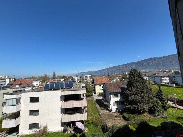 Geräumige 3-Zimmer-Wohnung mit Balkon in Seenähe