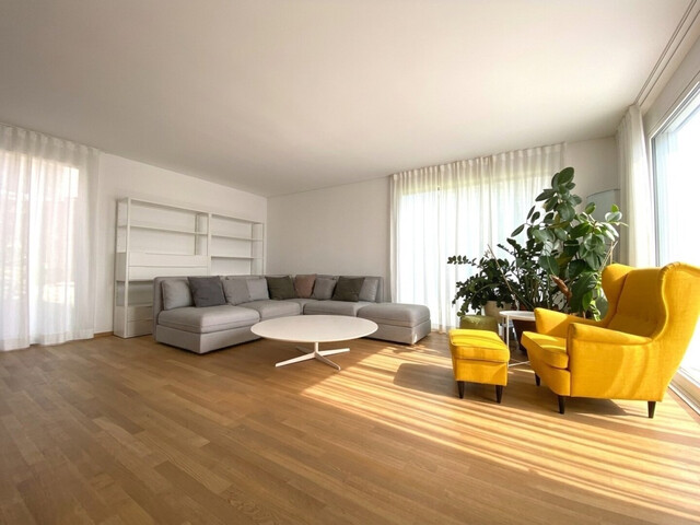 Exklusives Einfamilienhaus mit Garten, Terrassen und hochwertiger Ausstattung zu vermieten!