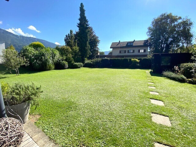 Exklusives Einfamilienhaus mit Garten, Terrassen und hochwertiger Ausstattung zu vermieten!