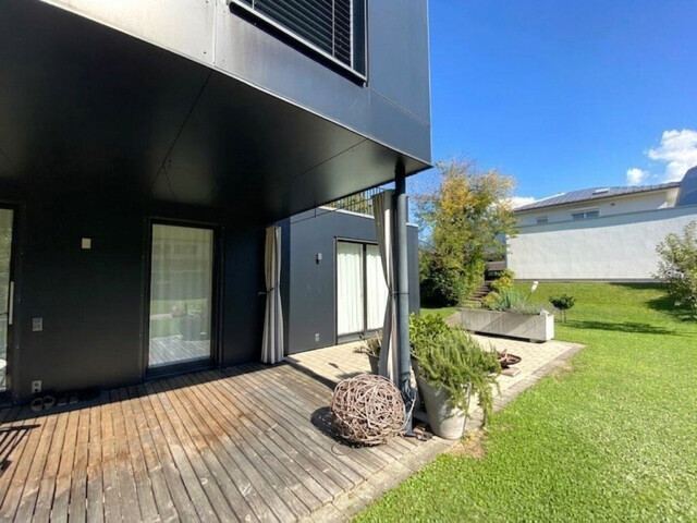 Exklusives Einfamilienhaus mit Garten, Terrassen und hochwertiger Ausstattung zu vermieten!