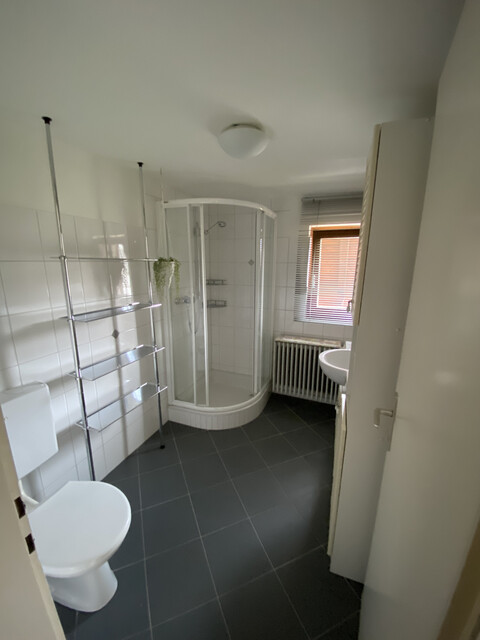 Dachgeschoßwohnung mit 3 Zimmern, Parkplatz, Keller und Fahrradabstellraum