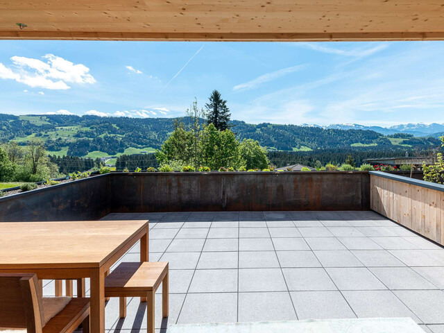 Langen bei Bregenz, Vollholz Reihenhaus - Baujahr 2020 - 6 Zimmer - Studio,  herrlicher Garten, 2 Carports, zu verkaufen