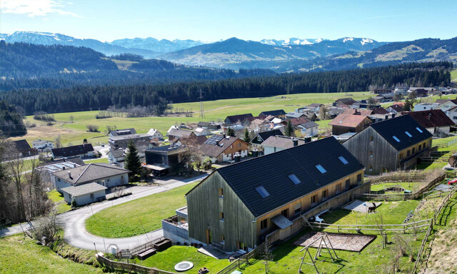 Langen bei Bregenz, Vollholz Reihenhaus - Baujahr 2020 - 6 Zimmer - Studio,  herrlicher Garten, 2 Carports, zu verkaufen