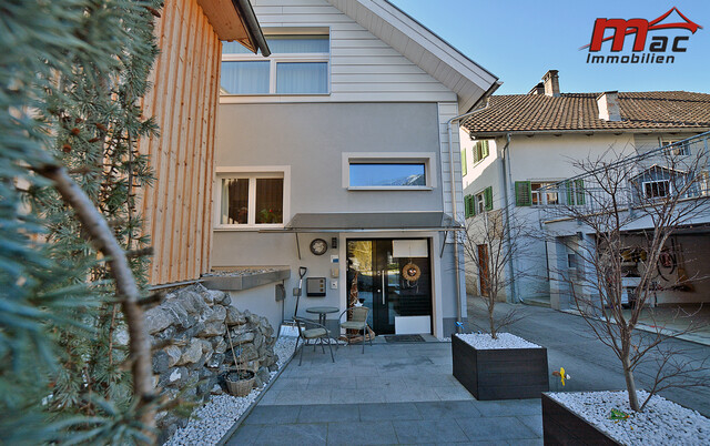 Einzigartiges Wohnhaus mit Flair, Terrasse und Doppelgarage