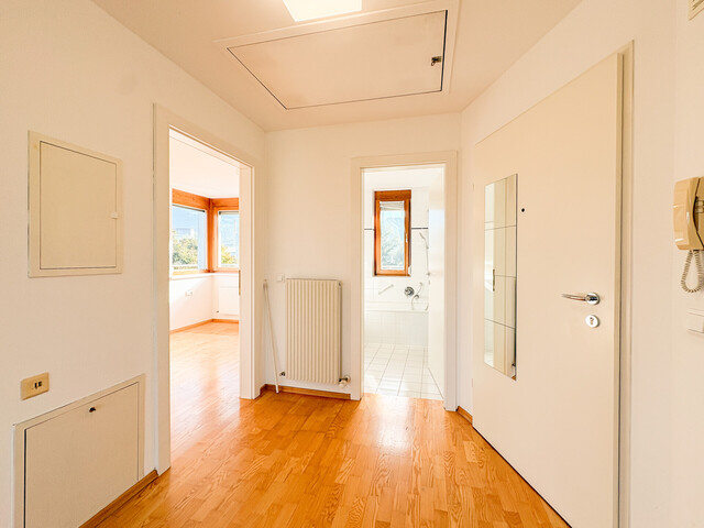Attraktive & helle 2-Zimmerwohnung mit Balkon & Carport