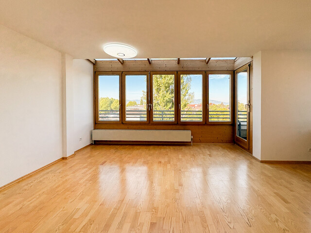 Attraktive & helle 2-Zimmerwohnung mit Balkon & Carport