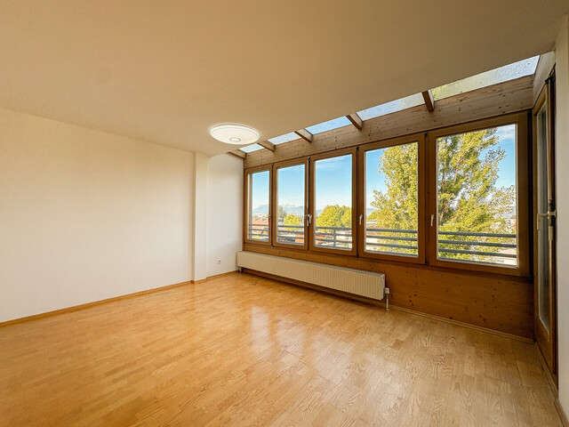 Attraktive & helle 2-Zimmerwohnung mit Balkon & Carport