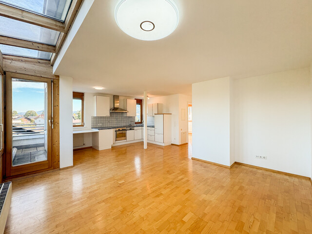Attraktive & helle 2-Zimmerwohnung mit Balkon & Carport