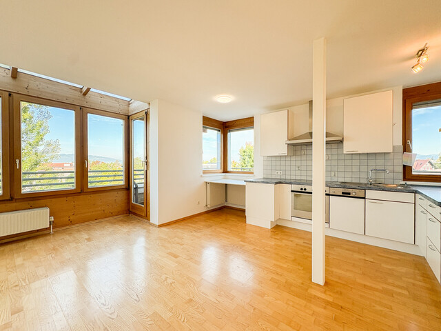 Attraktive & helle 2-Zimmerwohnung mit Balkon & Carport