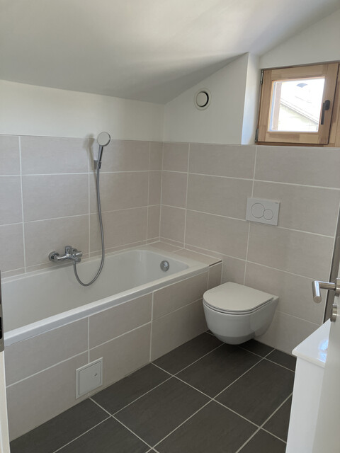 Neues Einfamilienhaus, 3 Schlafzimmer, Garten, Hard