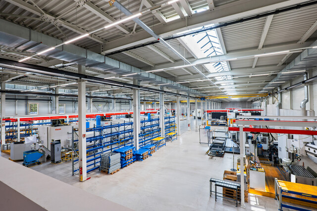 Top ausgestattete Produktions- und Lagerhalle mit bester Infrastruktur perfekt für produzierendes Gewerbe, Logistik oder Handel