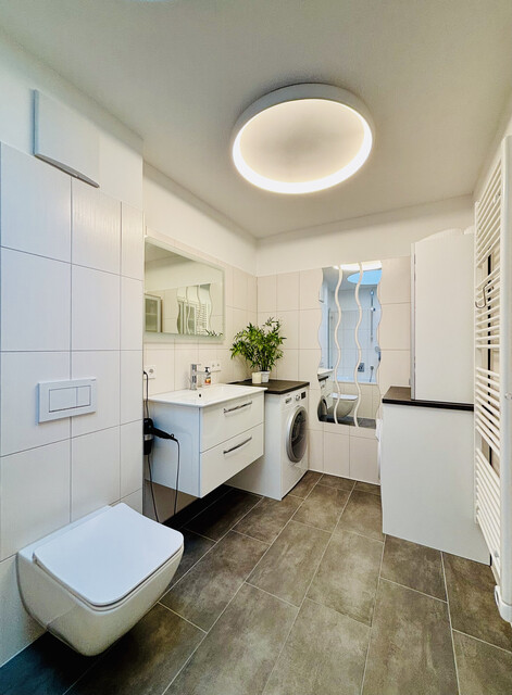 Ruhig und idyllisch: moderne 3-Zimmer-Dachgeschosswohnung zum Wohlfühlen