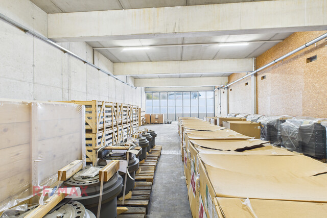 Lagerhalle in bester Lage mit direkter Anbindung an die A14