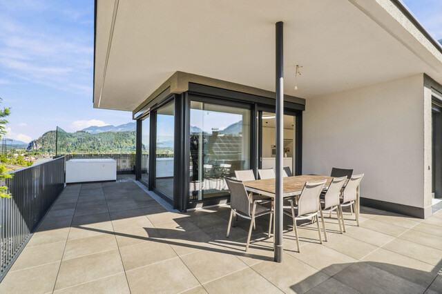 Stilvolle Penthousewohnung mit privatem Lift, großzügiger Dachterrasse und beeindruckender Bergkulisse!