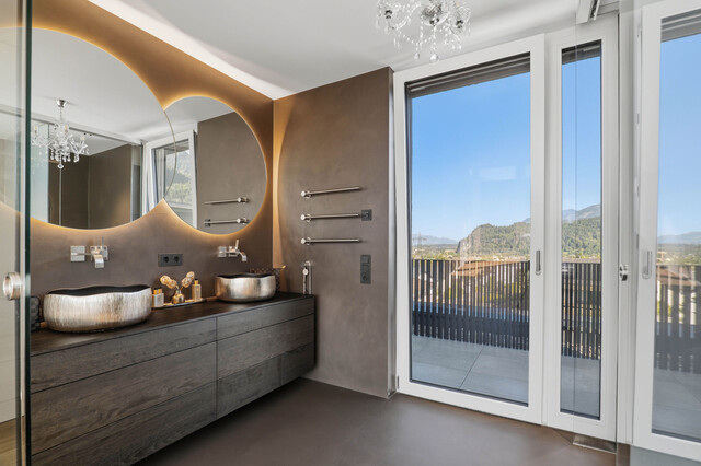 Stilvolle Penthousewohnung mit privatem Lift, großzügiger Dachterrasse und beeindruckender Bergkulisse!