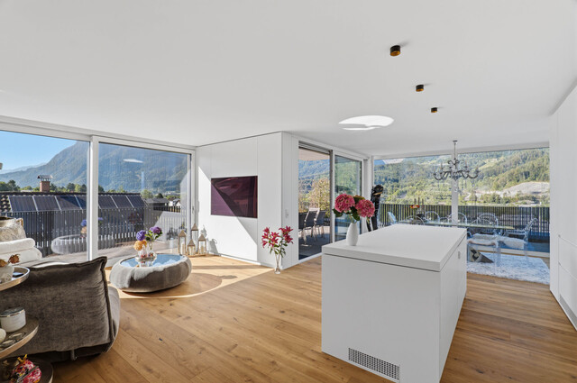 Stilvolle Penthousewohnung mit privatem Lift, großzügiger Dachterrasse und beeindruckender Bergkulisse!