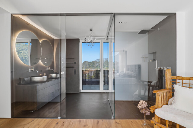 Stilvolle Penthousewohnung mit privatem Lift, großzügiger Dachterrasse und beeindruckender Bergkulisse!