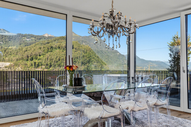 Stilvolle Penthousewohnung mit privatem Lift, großzügiger Dachterrasse und beeindruckender Bergkulisse!