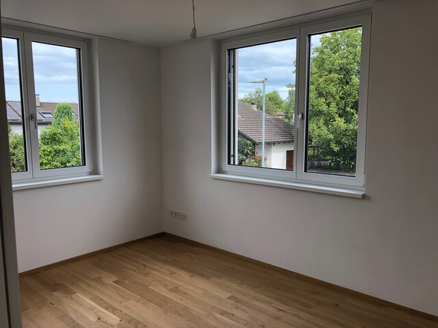Geräumige 3 Zimmerwohnung mit Terrasse, Abstellraum, Keller und Fahrradabstellraum in zentraler Lage