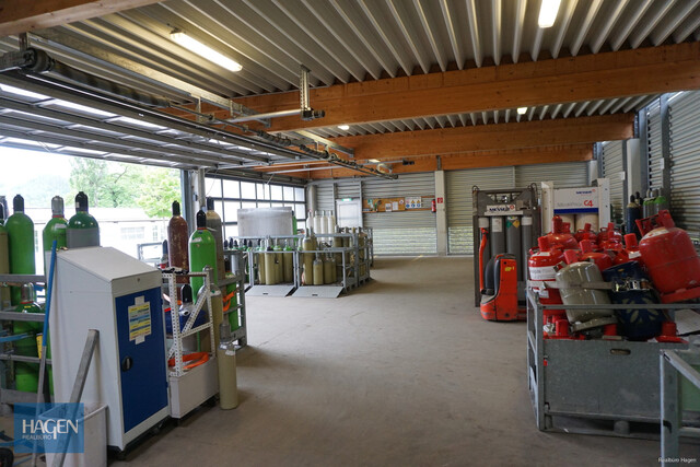 Vielseitig verwendbares Betriebsgebäude in guter Lage von Sulz zu verkaufen