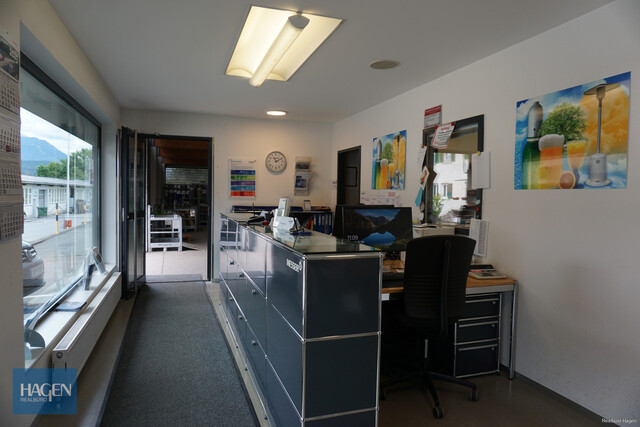 Vielseitig verwendbares Betriebsgebäude in guter Lage von Sulz zu verkaufen