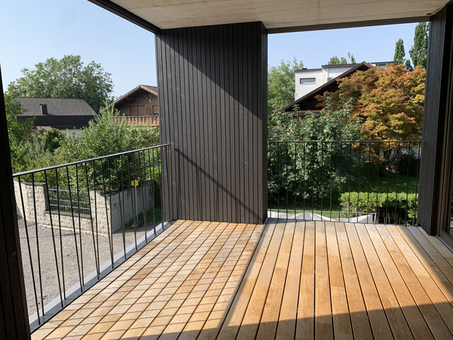 Neubau: Modernes möbliertes Appartement in zentraler Lage