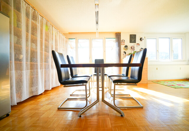 VERKAUFT - Zwischen Bergwelt und Stadt - Dachgeschosswohnung mit Weitblick