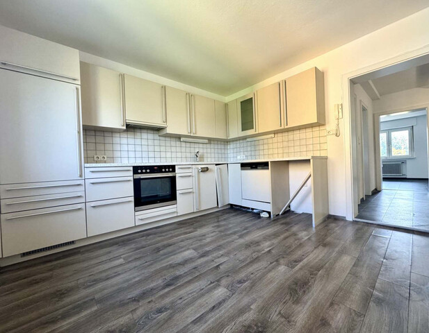 Großzügige 4-Zimmerwohnung mit Balkon