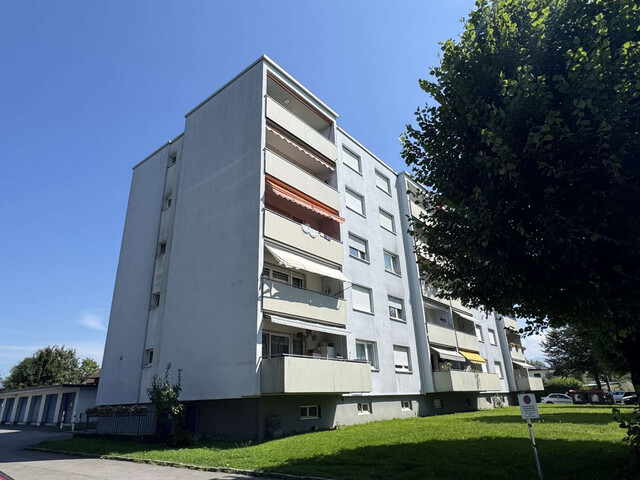 Großzügige 4-Zimmerwohnung mit Balkon