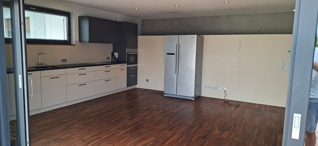 Stylische Wohnung in Zweiparteienhaus mit 38 m² großer Terrasse in Top-Lage 