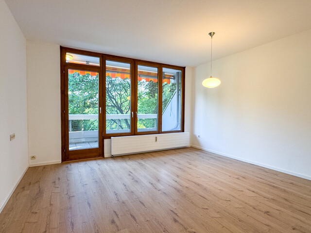 Sonnige 4,5 Zimmer-Wohnung mit schöner Terrasse und traumhaftem Bergblick!