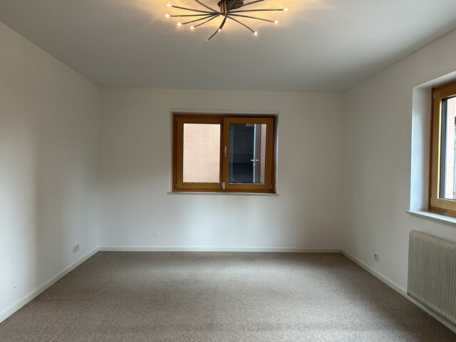 (5) Zimmer-Wohnung  |  Garten  |  Meiningen  | Garagenplatz