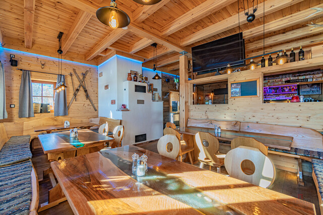 Neuwertiges Chalet Dorf mit Alm-Gasthof in bester Lage am Falkert - direkt neben der "Heidi-Alm"