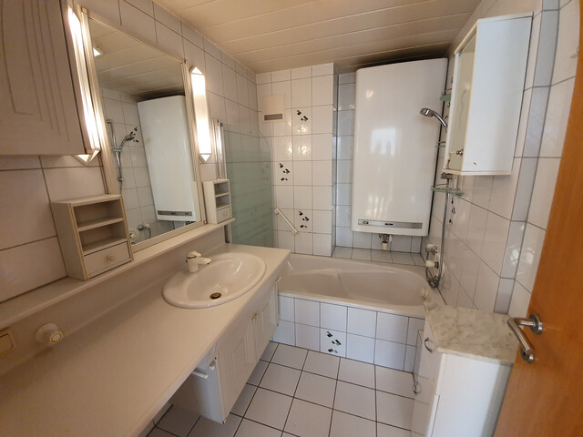 Schöne 4 Zimmerwohnung in sehr guter Lage