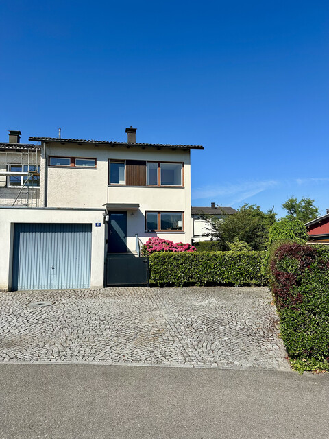 Provisionsfrei: Reihenhaus in Hard mit Garage, 2 Stellplätzen, Balkon, Terrasse, großem Garten, Keller & Dachboden