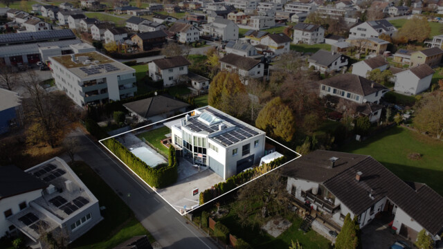 Modernes Wohnen und Arbeiten in einem Haus